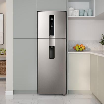 Imagem de Geladeira Electrolux Frost Free Inverter 389L Água na Porta AutoSense cor Inox Look (IW43S)