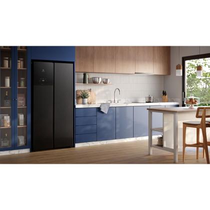 Imagem de Geladeira Electrolux Frost Free Inverter 431L AutoSense Bivolt Side by Side Black Inox Look (ES40B)