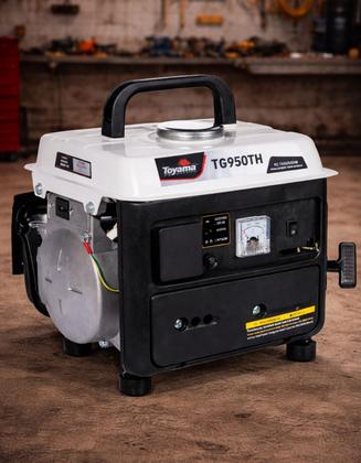 Imagem de Gerador Toyama Gasolina 2 Tempos Monofásico 850W Partida Manual com Carregador de Bateria Ideal para Uso Doméstico Camping e Emergências