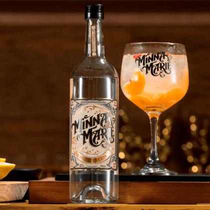 Gin Nacional Minna Marie Cristal 750ml Imagem de Gin Nacional Minna Marie Cristal 750ml