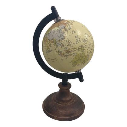 Imagem de Globo Decorativo De Resina E Base De Madeira 20cm