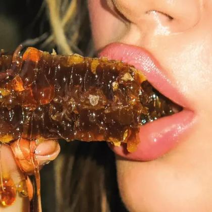 Imagem de Gloss de Mel Labial Dourado Presente Perfeito para Menina