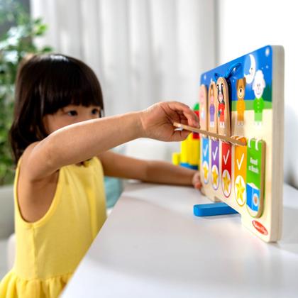 Imagem de Gráfico de rotinas de madeira de Melissa e Doug My Daily 3+ Years