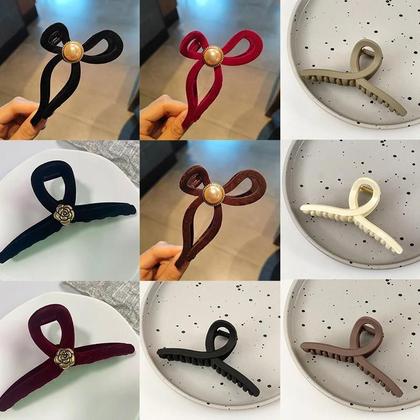 Imagem de Grampos de Cabelo Grandes Pretos Foscos - Estilo Elegante para Mulheres