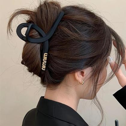 Imagem de Grampos de Cabelo Grandes Pretos Foscos - Estilo Elegante para Mulheres