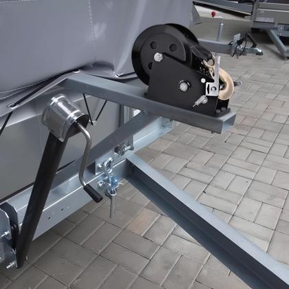 Imagem de Guincho manual VEVOR com capacidade de tração de 3500 libras com alça de 10 m