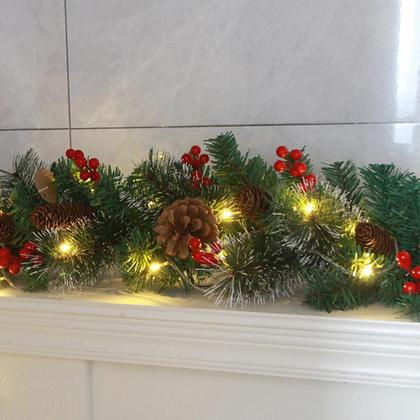 Imagem de Guirlanda de Natal com Pinhas e Bagas Vermelhas - Decoração para Casa e Árvore