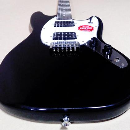 Guitarra Fender Squier Bullet Mustang Preta Brilhante com Escudo