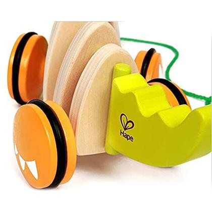 Imagem de Hape Walk-A-Long Croc Toddler Wooden Pull Along Toy, L: 11.6, W: 4.3, H: 4.3 polegadas