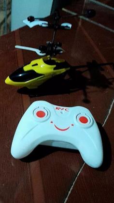 Imagem de Helicóptero De Controle Remoto Recarregável Infantil Brinquedo