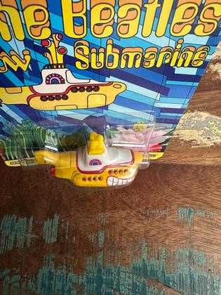 Imagem de Hot Wheels Premium Culture 2025 The Beatles Yellow Submarine
