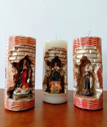 Imagem de Imaculada Conceição. Rossoni Velas. Gruta em vela tam 07x16cm branca. Imagem em resina 9cm