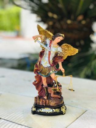 Imagem de Imagem São Miguel Arcanjo Com Balança Resina 20 Cm