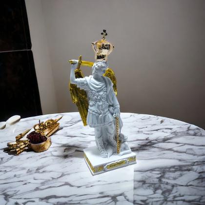 Imagem de Imagem São Miguel Arcanjo Monte Gargano com Coroa Resina 22 Cm