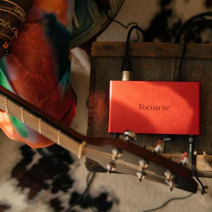 Imagem de Interface de Áudio Focusrite Scarlett 2i2 4ª Geração