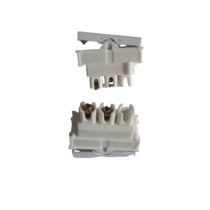 Imagem de Interruptor Com 3 Teclas Simples Com Placa 4x2 Branco  - pluzie