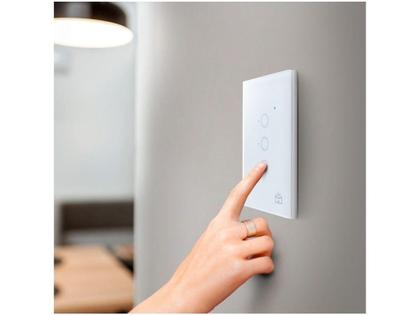 Imagem de Interruptor Inteligente de Iluminação Positivo - Wi-Fi compatível com Alexa 3 Botões