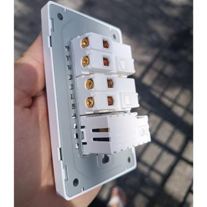 Imagem de Interruptor Tomada De Parede Duplo Com 2 Entrada Usb 2.1a 5v Bivolt Casa