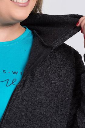 Imagem de Jaqueta Feminina Plus Size Bouclê Capuz Fechamento Zíper Bolso Canguru - Serena