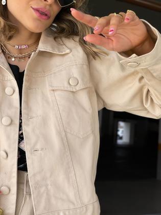 Imagem de Jaqueta Jeans Feminina Botão Encapado Tendência Da Moda
