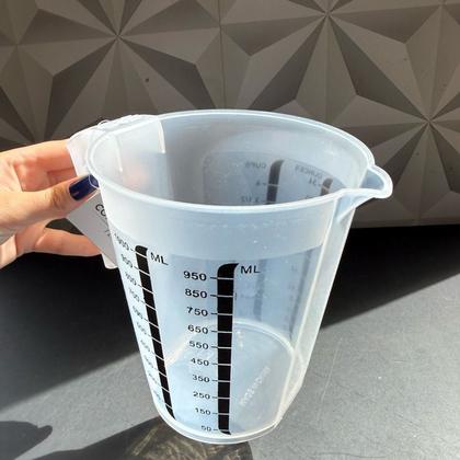Imagem de Jarra medidora de plástico 1 litro transparente copo medidor com medidas para cozinha multiuso branca preto com bico