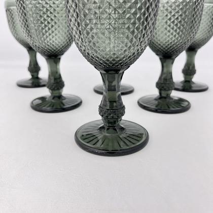 Imagem de Jogo 06 Taças Água Fumê Cinza em Vidro Bico de Jaca 300ml