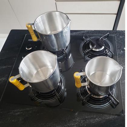 Imagem de Jogo 3 Canecão Pequeno Em Aluminio Com Orla E Cabo De Madeira Nº 12 14 16