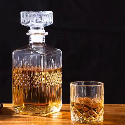 Imagem de Jogo 3 Frascos Vidro Licoreira + 6 Mini Cálices Cristal Lapidada Whisky Licor Decoração