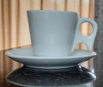 Imagem de Jogo 4 xícaras de Café e Chá com pires - 190 ml Cabo prático - Porcelana branca