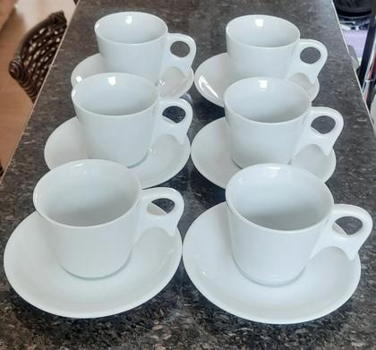 Imagem de Jogo 6 xícaras de Café e Chá com pires ,190ml Cabo prático - Porcelana branca