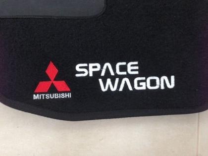 Imagem de Jogo Carpete Personalizado Mitsubishi Space Wagon 2000à05