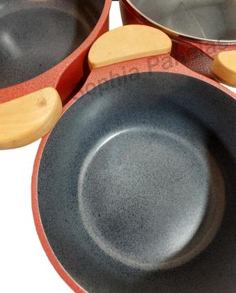 Imagem de Jogo com 5 Panelas Antiaderente Cerâmica Vermelhas de Alumínio Fundido com Tampas de Vidro