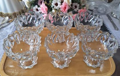 Imagem de Jogo de 06 taças para sobremesa em vidro lapidado com 250 ml