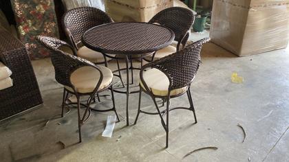 Imagem de Jogo de Cadeiras e Mesa 4 Cadeiras Tecido Lisato Bege Fibra Sintética Área Externa Interna Varanda Fibras