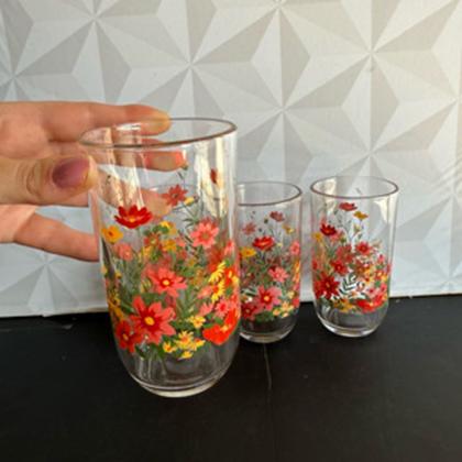 Imagem de Jogo de jarra com 4 copos de vidro decorado jardim com flores vermelho 5 peças para suco mesa