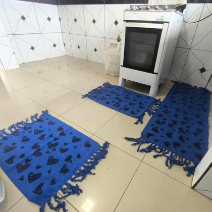 Imagem de Jogo de Passadeira de Coração Cor Azul Kit Tapete de Cozinha Estampado com Nozinho 03 Peças Algodão
