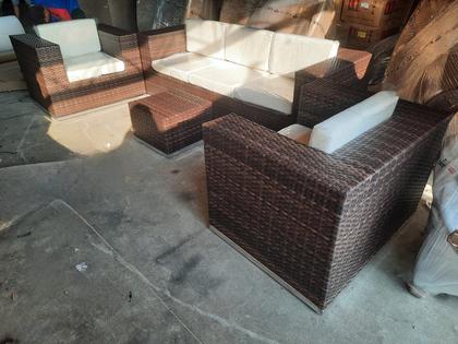 Imagem de Jogo de Poltronas e Sofá 5 Lugares Em Fibra Sintética Alumínio Deck Almofada Branca - Varanda Fibras