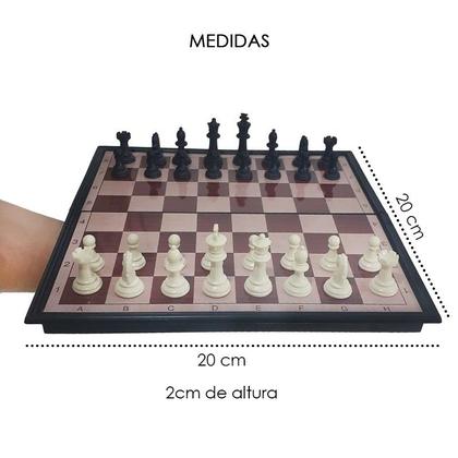 Jogo De Xadrez Tabuleiro Dobrável Portátil Compacto 20x20Cm - NS Imagem de Jogo De Xadrez Tabuleiro Dobrável Portátil Compacto 20x20Cm