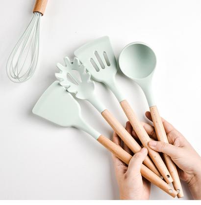 Imagem de Jogo Kit Com 12 Peças Utensílio De Cozinha Silicone Cabo De Madeira Colher Espátula