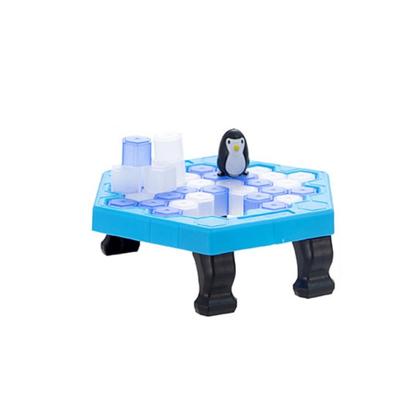 Imagem de Jogo pinguim numa fria quebra gelo