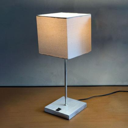 Imagem de Kit 02 Abajur Luminária de Mesa Quadrado Escovado Com Interruptor com Cúpula Bege Decoração Casa