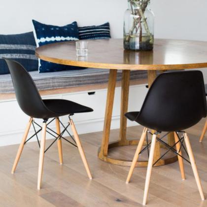 Imagem de Kit 02 Cadeiras Decorativas Eiffel Charles Eames Preto com Pés de Madeira - Lyam Decor