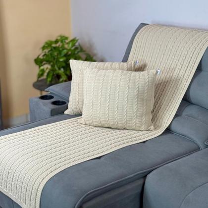 Imagem de Kit 1 Peseira Super Luxo Para Cama Queen, Poltrona e Sofá 230cm x 60cm com 2 Capas de Almofada em Tricot  Modelo Premium Costura Mágica.