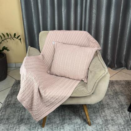 Imagem de Kit 1 Peseira Super Luxo Para Cama Queen, Poltrona e Sofá 230cm x 60cm com 2 Capas de Almofada em Tricot  Modelo Premium Costura Mágica.