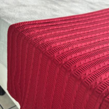 Imagem de Kit 1 Peseira Super Luxo Para Cama Queen, Poltrona e Sofá 230cm x 60cm com 2 Capas de Almofada em Tricot  Modelo Premium Costura Mágica.