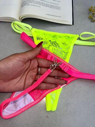 Imagem de Kit 10 Calcinha Feminina De Renda Fio Dental Dia dos Namorados Sexy Com Pingente e Regulagem