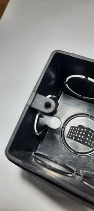 Imagem de Kit 100 Caixinha de Luz Preta 4x2 Reforçada para Tomada Interruptor Parede Gesso Cerge 7080