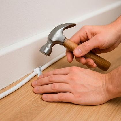 Imagem de Kit 100 Fixador De Fios Cabos Parede Com Prego 10mm