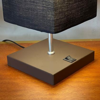 Imagem de Kit 2 Abajur de Mesa Clássica Quadrada com Interruptor e Cúpula Para Ambientes Casa e Sala de Estar, Quarto Cabeceira de cama e Escritorio