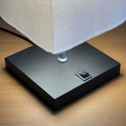 Imagem de Kit 2 Abajur de Mesa Clássica Quadrada com Interruptor e Cúpula Para Ambientes Casa e Sala de Estar, Quarto Cabeceira de cama e Escritorio